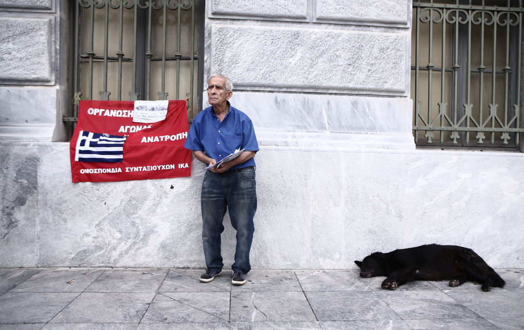 Στην πρίζα οι συνταξιούχοι μέχρι τέλος Νοεμβρίου!