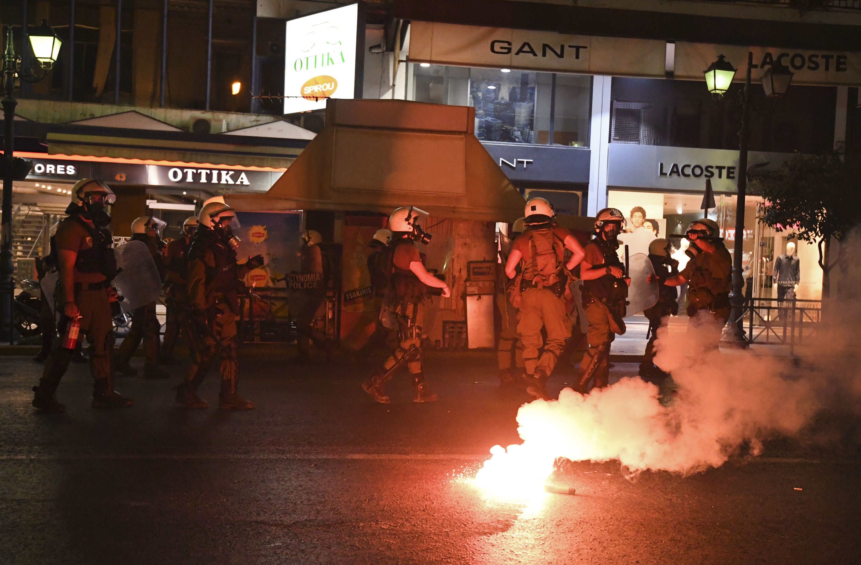 Μια τραυματίας στο Αγρίνιο στην πορεία για τον Παύλο Φύσσα