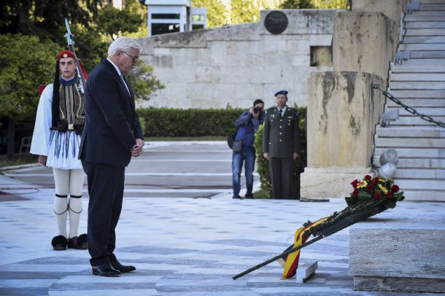 Στο μνημείο του Αγνώστου Στρατιώτη ο γερμανός πρόεδρος