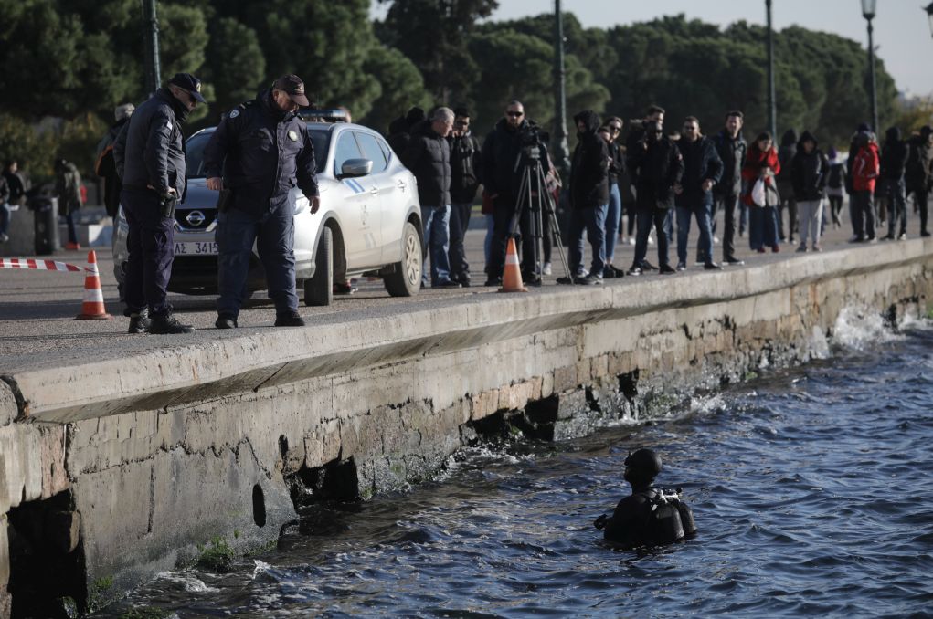 Θεσσαλονίκη: Μπέρδεψαν τη βότκα με… βόμβα στον Θερμαϊκό! (pics)