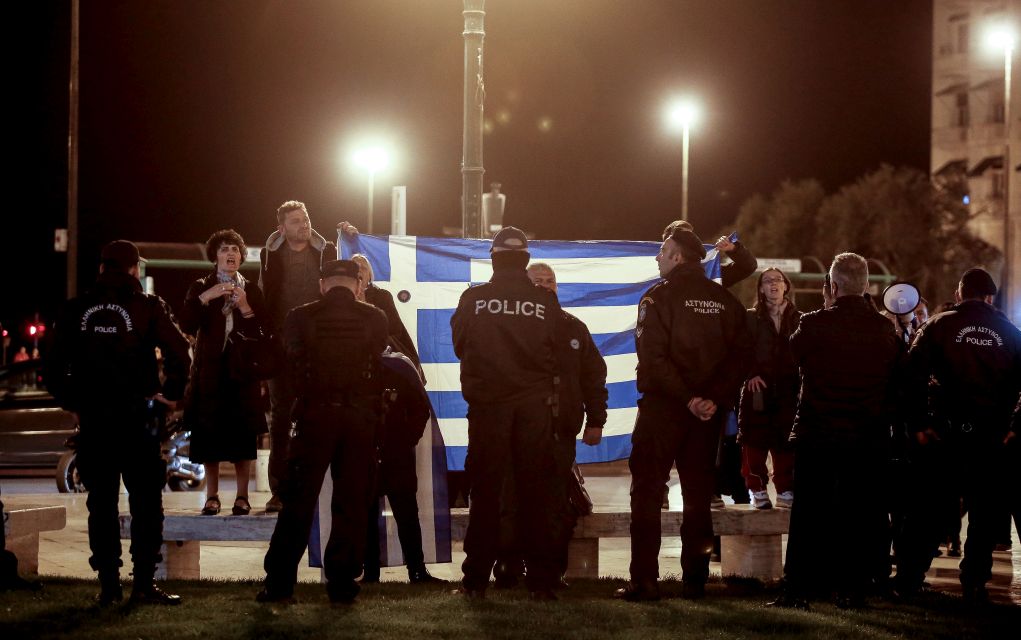 Αποδομασίες κατά Τσακαλώτου στη Θεσσαλονίκη (vd)