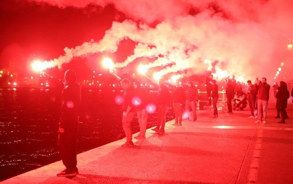 «Παράνοια» από τους οπαδούς του ΠΑΟΚ – Έκαναν τη νύχτα… μέρα! (vd)