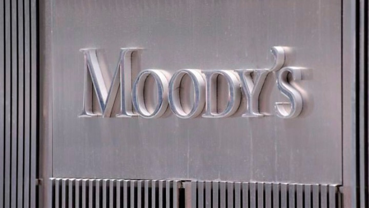 Moody’s: Το πιστωτικό προφίλ της Ελλάδας μπορεί να βελτιωθεί με τη συνέχιση των μεταρρυθμίσεων