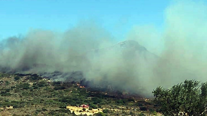 Σε ύφεση η πυρκαγιά στην Ελαφόνησο – 63 πυρκαγιές τις τελευταίες 24 ώρες σε όλη τη χώρα