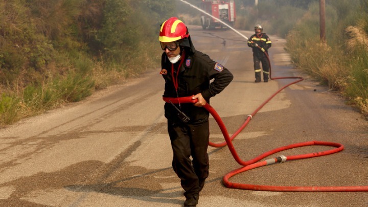 Κέρκυρα: 39χρονη φέρεται να ομολόγησε τους σημερινούς εμπρησμούς στον Άγιο Μάρκο