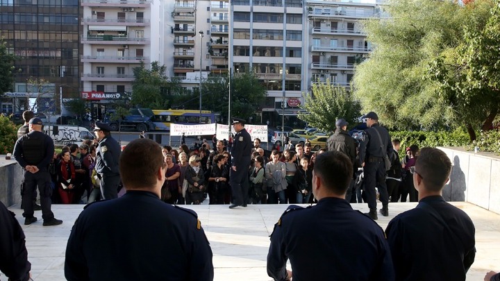 Άνοιξε το ρεύμα της λεωφόρου Αλεξάνδρας που είχε κλείσει λόγω της δίκης της Χρυσής Αυγής