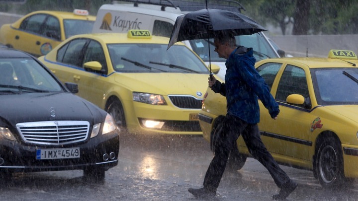 Χρυσοί κανόνες οδήγησης κατά τη διάρκεια της βροχής