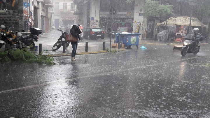 Νέο κύμα έντονων βροχοπτώσεων και τοπικών καταιγίδων την Πέμπτη