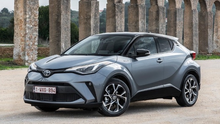 Πρώτη οδήγηση του ανανεωμένου Toyota C-HR 2.0 Hybrid Dynamic Force στην Πορτογαλία