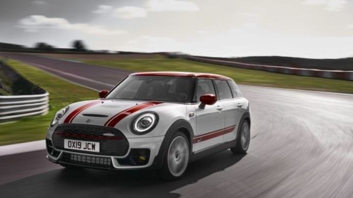 Το MINI John Cooper Works στα Μέγαρα