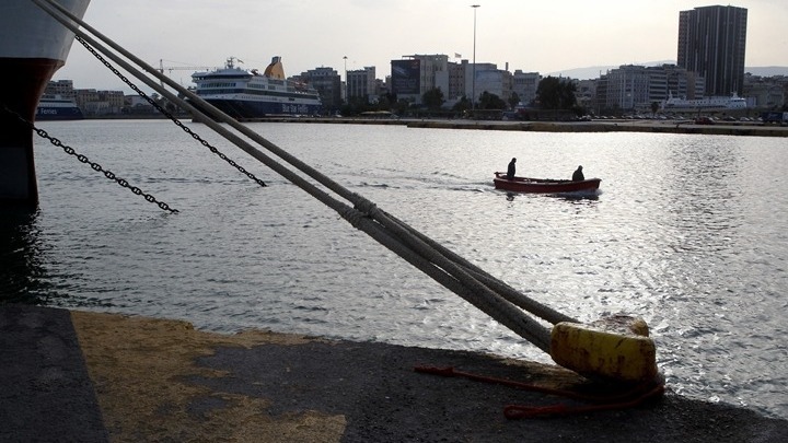 Δεμένα τα πλοία σε πολλές περιοχές λόγω των ισχυρών ανέμων στο Αιγαίο