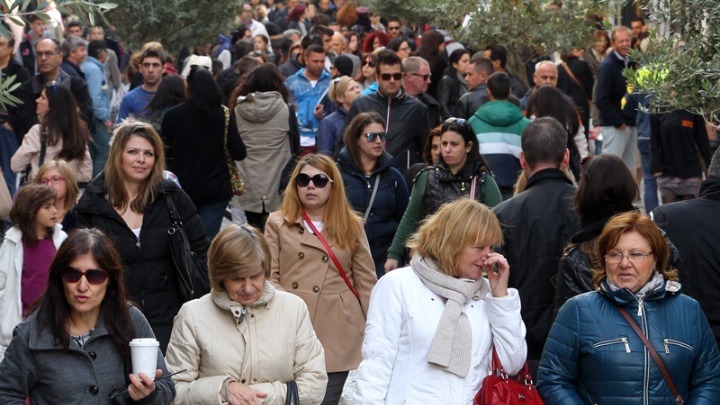 ΕΣΕΕ: Σε χαμηλότερα επίπεδα σε σχέση με πέρυσι κινήθηκε ο χριστουγεννιάτικος τζίρος για τις μισές επιχειρήσεις