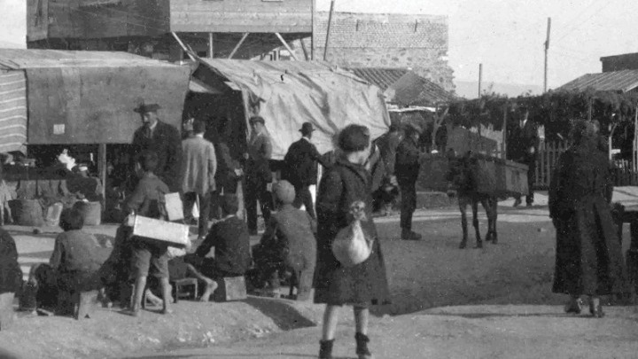 Η προσφυγική Κοκκινιά με τον φακό Αρμενίων φωτογράφων