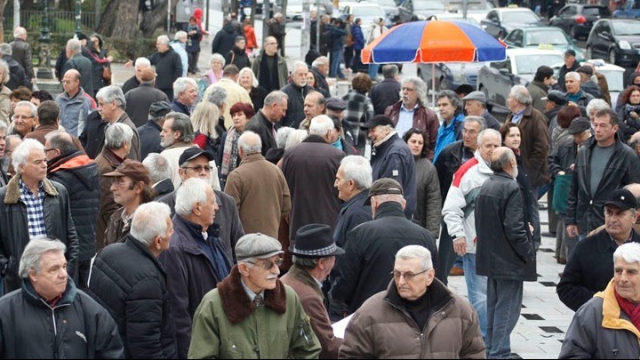 Νωρίτερα οι συντάξεις Φεβρουαρίου