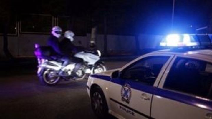 Στη τζαμαρία καταστήματος εστίασης κατέληξε ΙΧ στο κέντρο της Θεσσαλονίκης