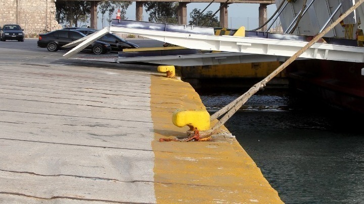 Στον όρμο της Νεάπολης Βοιών ρυμουλκείται το ακυβέρνητο φορτηγό πλοίο