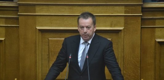 Κόκκαλης για Τέμπη: Να μας πουν ποιος πήρε τους κατασχεμένους τόνους ξυλολίου από τα ελληνοβουλγαρικά σύνορα λίγες μέρες πριν το έγκλημα (vid)