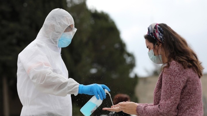 Χιούμορ και ευρηματικότητα στην εποχή του κορονοϊού