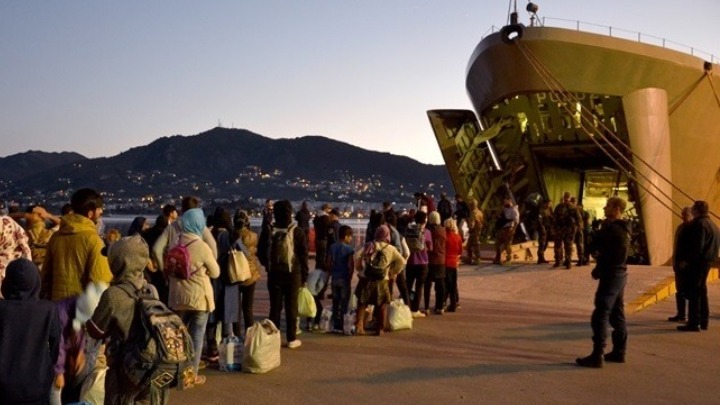 Αρματαγωγό μεταβαίνει στη Λέσβο για την προσωρινή διαμονή οικογενειών