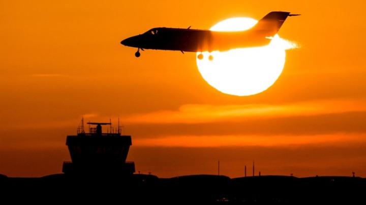 Covid-19: Lufthansa και Air France ανακοίνωσαν ότι θα συνεχίσουν τις πτήσεις προς τις ΗΠΑ παρά τις ταξιδιωτικές απαγορεύσεις της Ουάσινγκτον