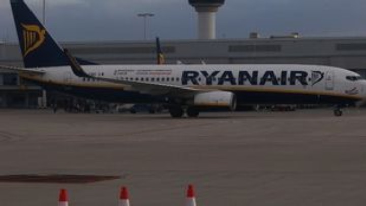 Ryanair: Ενδεχόμενη πλήρης καθήλωση του αεροπορικού στόλου