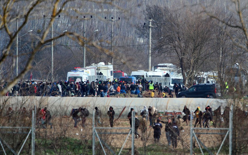 Σε επιφυλακή οι Ένοπλες Δυνάμεις μετά τις νέες απειλές Ερντογάν για άνοιγμα των συνόρων (vid)