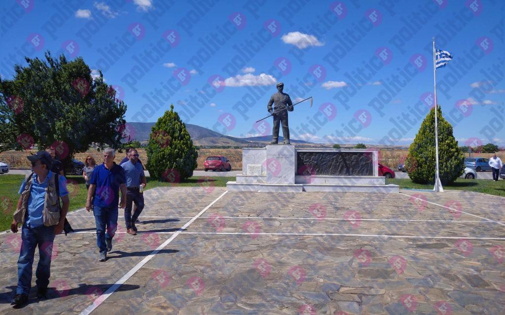 Τσίπρας: Πρώτη στάση το μνημείο του Αγρότη στο Κιλελέρ (pics)