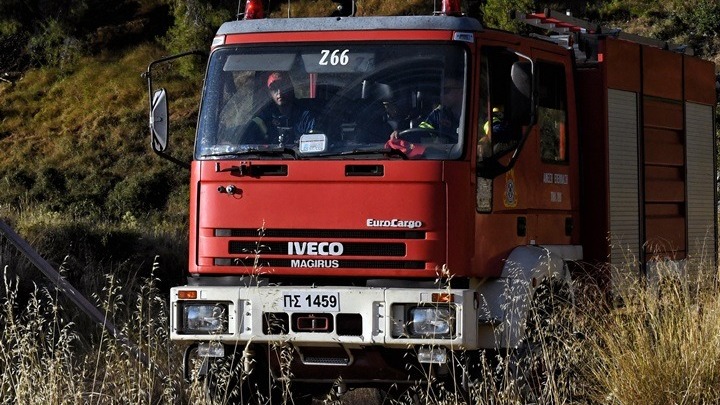 Φωτιά σε δασική έκταση στην περιοχή Τρίκορφο Ναυπακτίας