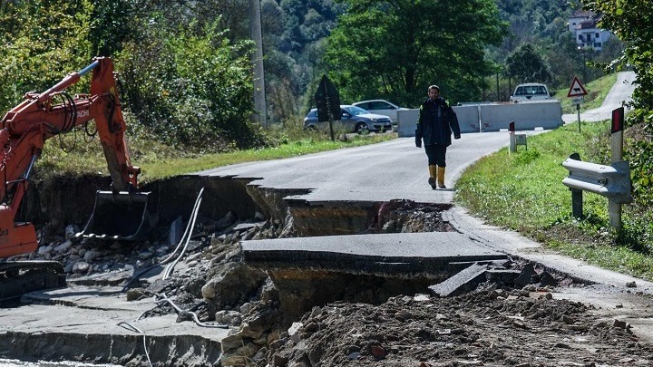 Γαλλία-Ιταλία: Συνεχίζονται οι έρευνες για τους αγνοούμενους από τις σαρωτικές πλημμύρες