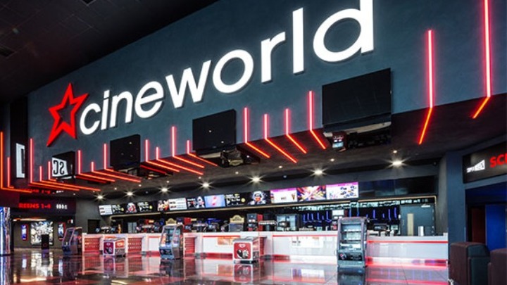 Η Cineworld κλείνει τις αίθουσές της στο Ηνωμένο Βασίλειο και στις ΗΠΑ, χάνονται έως και 45.000 θέσεις εργασίας