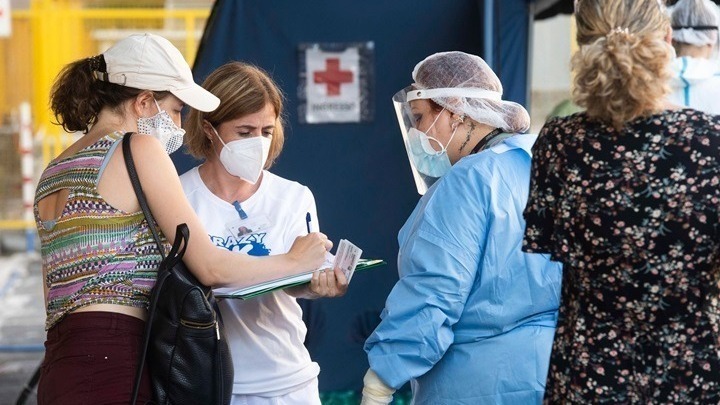 Η Ιταλία ενδέχεται να υιοθετήσει νέα μέτρα για την αντιμετώπιση της πανδημίας