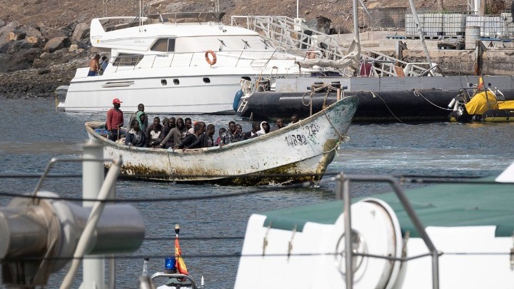 Ισπανία: Περισσότεροι από χίλιοι μετανάστες έφθασαν στα Κανάρια Νησιά μέσα σε 48 ώρες