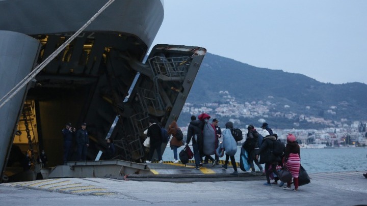 Περισσότεροι από 1.000 πρόσφυγες αναχώρησαν χθες από τα νησιά του Αν. Αιγαίου