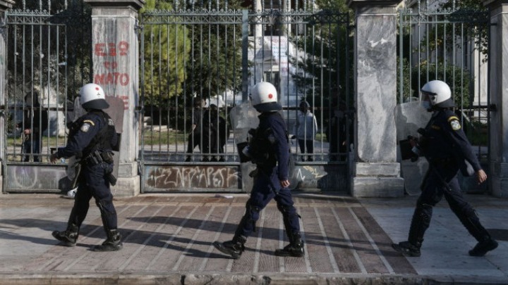 Σε εξέλιξη επιχείρηση της ΕΛΑΣ στο Πολυτεχνείο