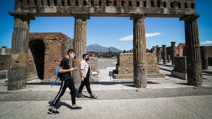 Ένα αρχαίο “φαστ φουντ” έφερε στο φως η αρχαιολογική σκαπάνη στην Πομπηία