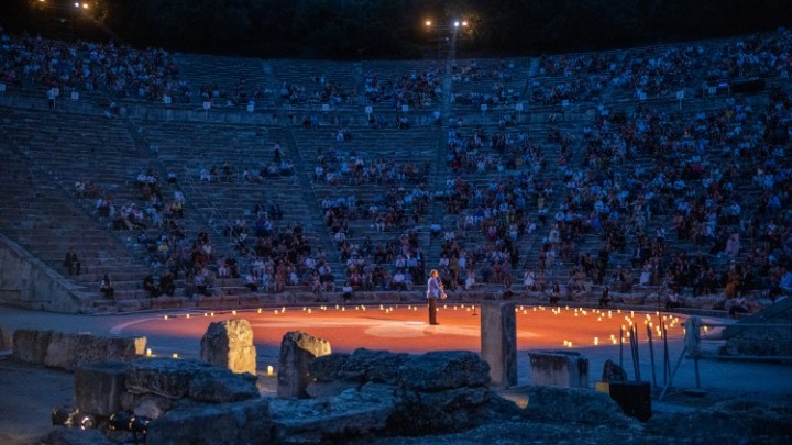 Φεστιβάλ Αθηνών & Επιδαύρου: Προβολή της συναυλίας του Λεωνίδα Καβάκου στην Επίδαυρο