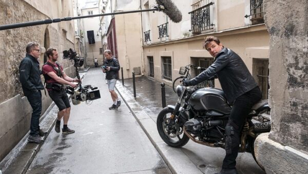 Ο Τομ Κρουζ οργισμένος επιπλήττει μέλη του συνεργείου «Mission: Impossible 7» 