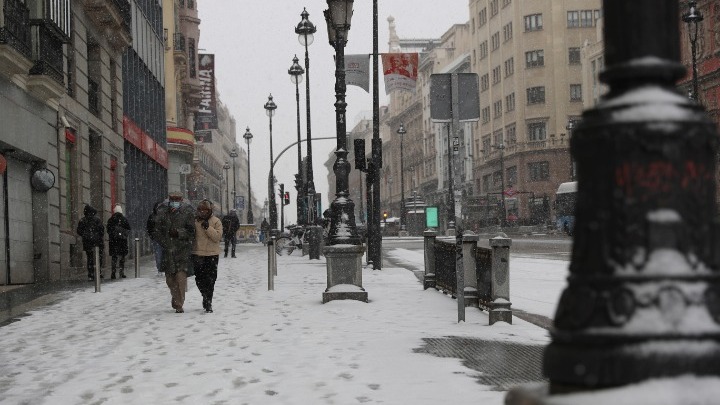 Η Μαδρίτη προετοιμάζεται για τις σφοδρότερες χιονοπτώσεις εδώ και δεκαετίες