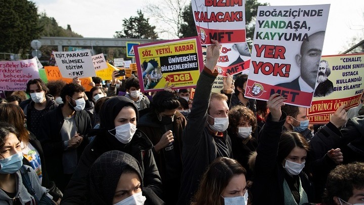 Καθηγητές του πανεπιστημίου του Βοσπόρου διαμαρτύρονται κατά του διορισμού του πρύτανη από τον Ερντογάν