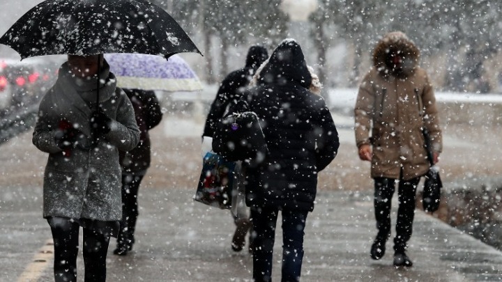 Τρία διαδοχικά κύματα κακοκαιρίας θα επηρεάσουν τη χώρα έως την Τετάρτη