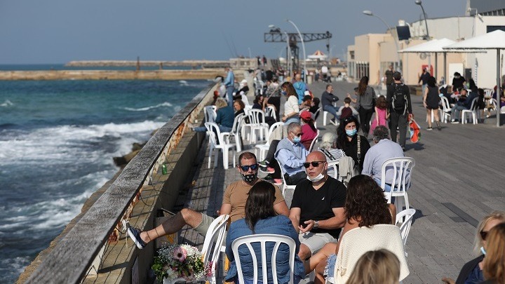 Το Ισραήλ προχωρά σε περαιτέρω χαλάρωση των περιορισμών κατά του κορονοϊού