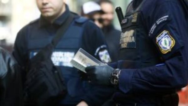 Θεσσαλονίκη: Μπήκαν μέσα σε διαγνωστικό κέντρο και παρίσταναν του αστυνομικούς!