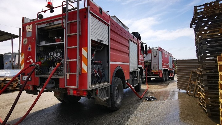 Μεγάλη πυρκαγιά στην περιοχή Ζήρεια της Αχαΐας – Ισχυρές επίγειες και εναέριες δυνάμεις στο σημείο