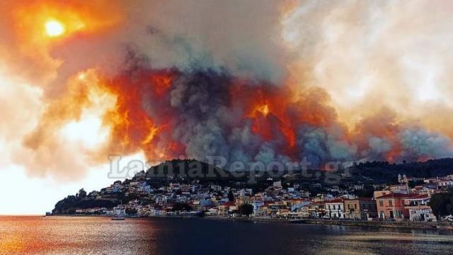 Εφιαλτική η φωτιά στην Εύβοια – Εκκενώθηκαν 10 χωριά – «Πρέπει να ενισχυθούν τα εναέρια μέσα»