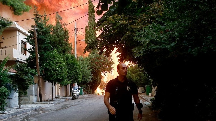 «Εκκενώστε τώρα προς Αχαρνές όσοι είστε στους Θρακομακεδόνες, Ολυμπιακό Χωριό και Βαρυμπόμπη»