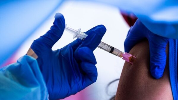 Κορονοϊός: Οι εμβολιασμένοι έχουν μικρότερη θνησιμότητα