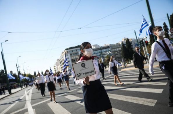 28η Οκτωβρίου: Εικόνες από την μαθητική παρέλαση στην Αθήνα