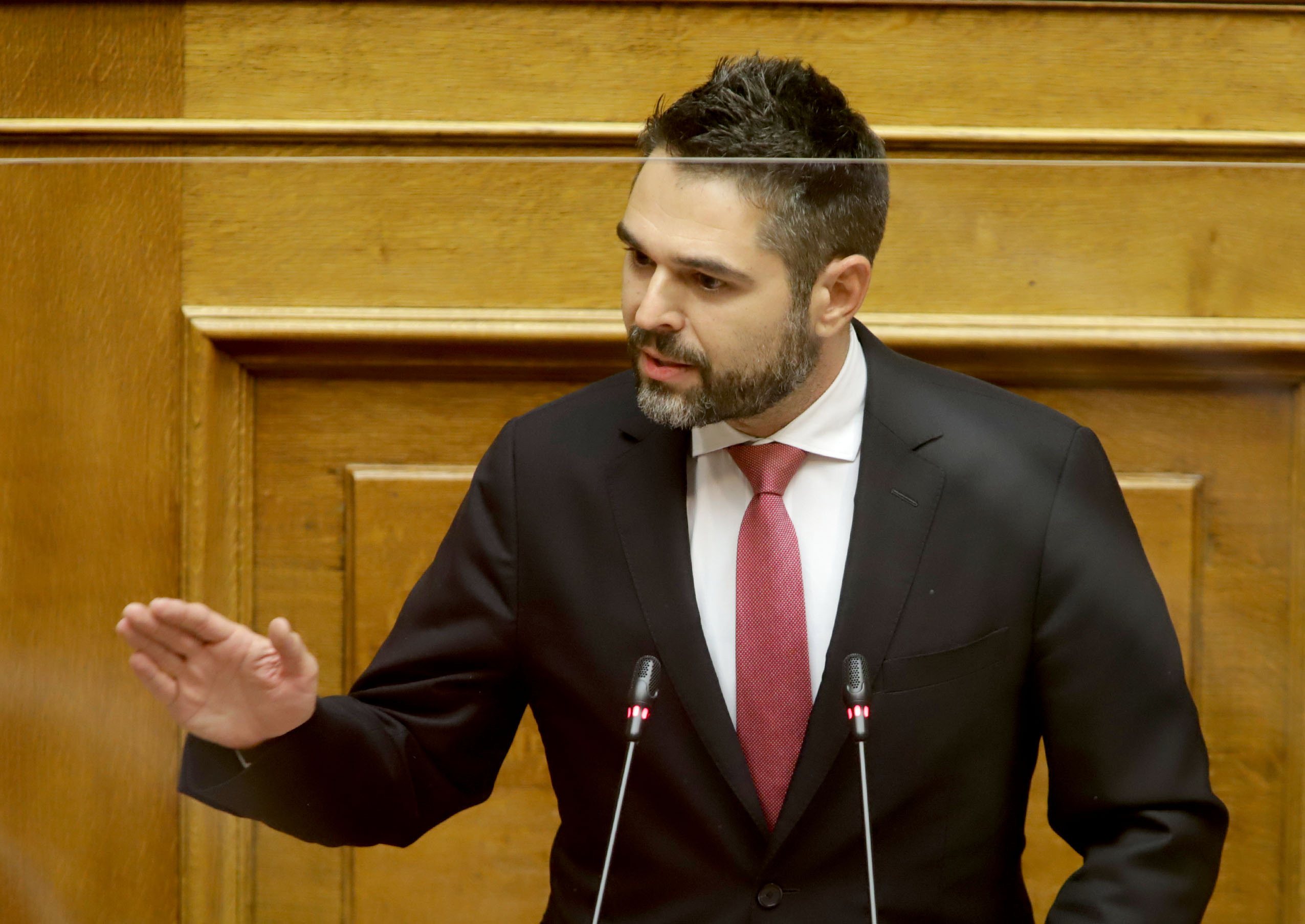 Γ. Σαρακιώτης στην politic.gr: «Να μην μετατραπεί η υγειονομική κρίση σε κοινωνική διασπείροντας το διχασμό»