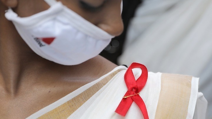 HIV – AIDS: Θεραπεύτηκε από τον ιό ο μεγαλύτερος σε ηλικία ασθενής