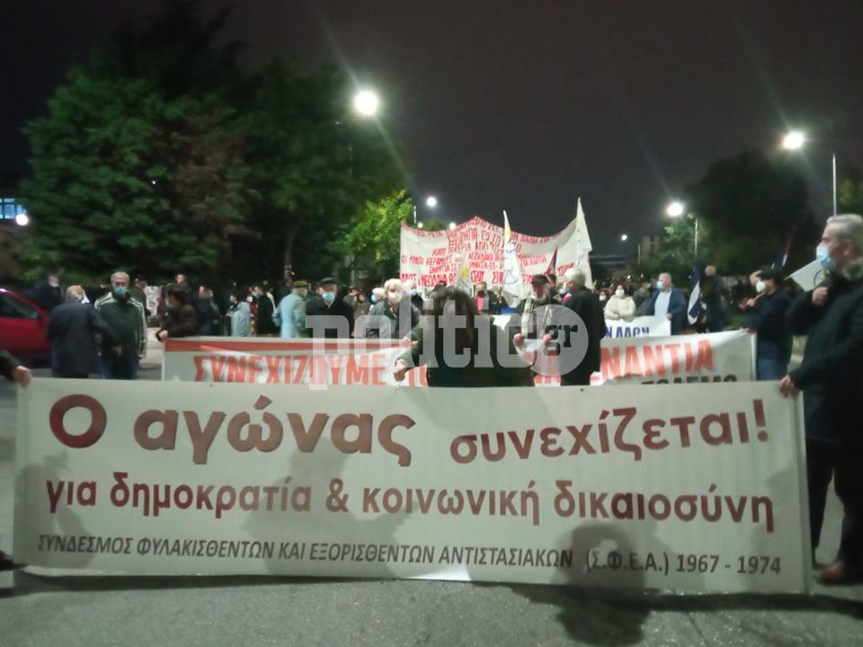 Ολοκληρώθηκε η πορεία για το Πολυτεχνείο στη Θεσσαλονίκη (pics & vids)